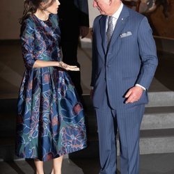 La Reina Letizia y el Príncipe Carlos hablando en la inauguración de la Exposición 'Sorolla: Spanish Master of Light'