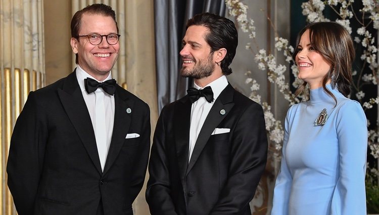 Daniel de Suecia, muy sonriente con Carlos Felipe de Suecia y Sofia Hellqvist