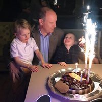 Alberto de Mónaco celebra su 61 cumpleaños con sus hijos Jacques y Gabriella