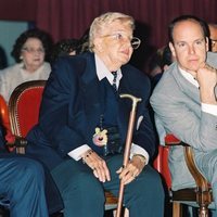 Alberto II de Mónaco y la Princesa Antoinette durante una exhibición canina en Montecarlo