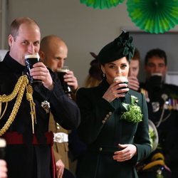 Brindis del Príncipe Guillermo y Kate Middleton en San Patricio