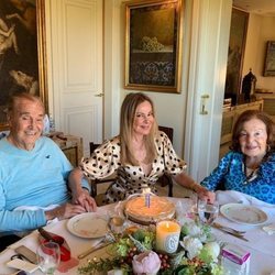 Ana Obregón celebrando su cumpleaños con sus padres