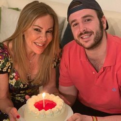 Ana Obregón celebrando su cumpleaños con su hijo Álex Lequio