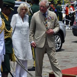 El Príncipe Carlos de Inglaterra y Camilla Parker en Barbados