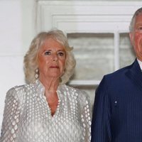 El Príncipe Carlos de Inglaterra y Camilla Parker en una recepción de honor de Barbados