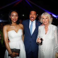 Camilla Parker con Lisa Parigi, Lionel Richie y Tom Jones en Barbados