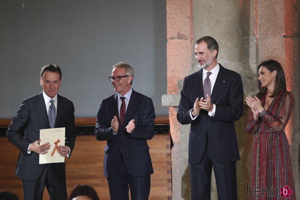 Los Reyes y el ministro de cultura entregan el Premio Nacional de Televisión a Matías Prats