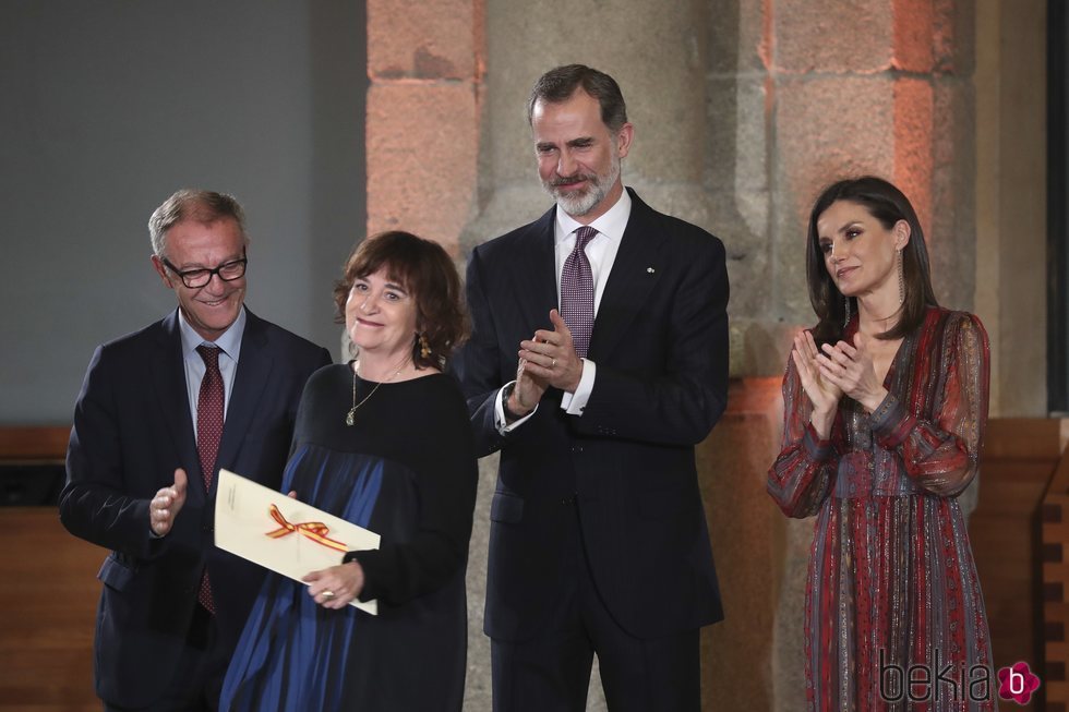 Los Reyes Felipe VI y Letizia junto a Rosa Montero en los Premios Nacionales de Cultura