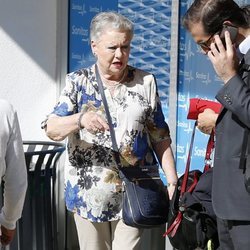 María Morales, la madre de Jorge Javier Vázquez, le visita en el hospital