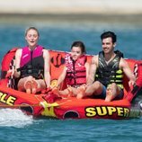 Joe Jonas y Sophie Turner, disfrutando de un día en alta mar