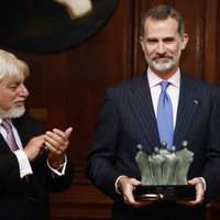 El Rey Felipe VI recibe el premio de honor en el Congreso Judío Latinoamericano durante el Viaje de Estado de los Reyes Felipe VI y Letizia a Argentina