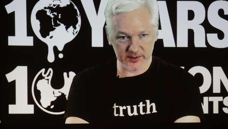Julian Assange en la sede de WikiLeaks