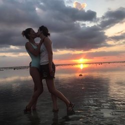 Sandra Barneda comparte una fotografía de un beso con Nagore Robles