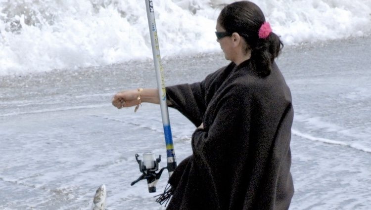 Isabel Pantoja pescando en Marbella