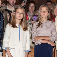 La Princesa Leonor y la Infanta Sofía durante la Misa de Pascua 2019