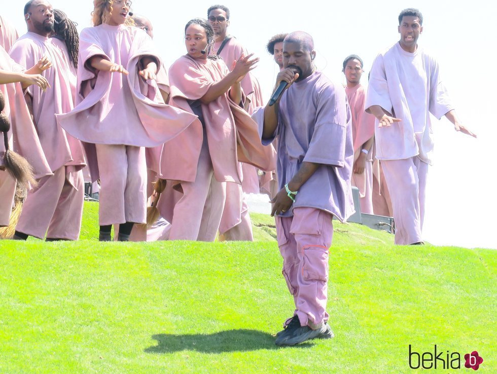 Kanye West oficiando el 'Sunday Service' en el festival de Coachella 2019