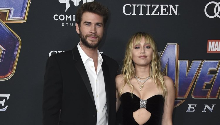 Miley Cyrus y Liam Hemsworth en la premiere de 'Vengadores: Endgame' en Los Ángeles