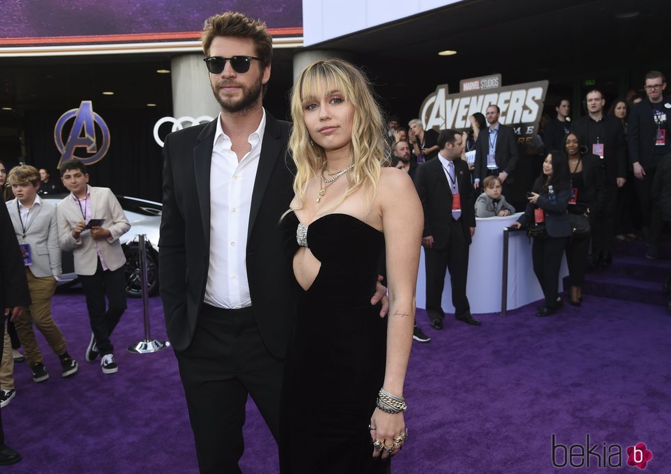 Liam Hemsworth y Miley Cyrus en la premiere de 'Vengadores: Endgame' en Los Ángeles