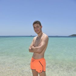 Posado oficial de Jonathan Piqueras en la playa para Supervivientes 2019
