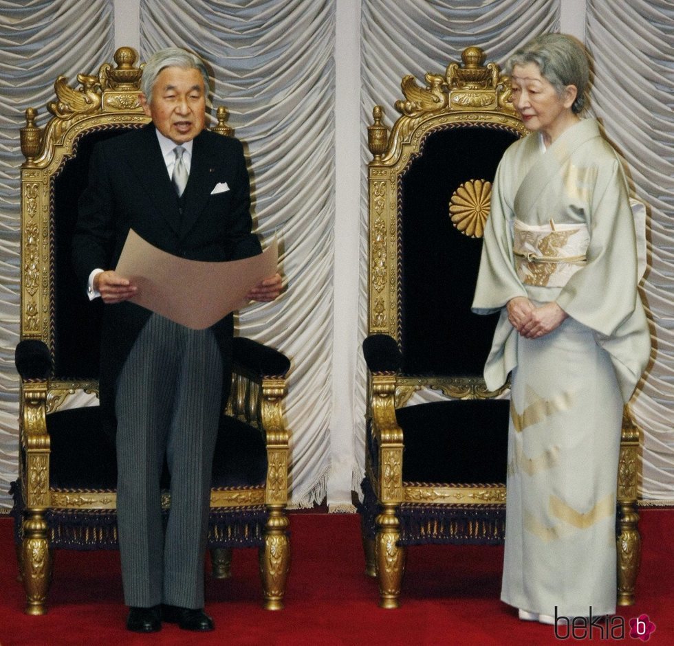 El Emperador Akihito de Japón dando un discurso en el Parlamento