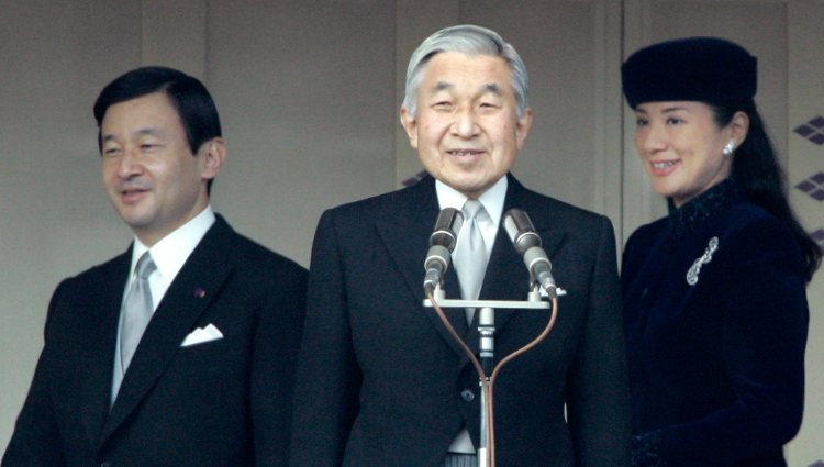 El Emperador Akihito con los Príncipes Naruhito y Masako