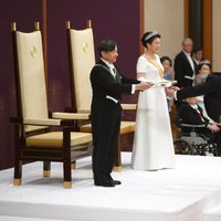 Naruhito de Japón pronuncia su primer discurso como Emperador junto a la Emperatriz Masako