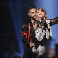 Maluma y Madonna actuando en los Billboard Music Awards 2019
