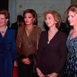 La Reina Sofía con Ana María de Grecia, Farah Diba y Noor de Jordania