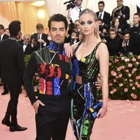 Joe Jonas y Sophie Turner en la alfombra roja de la Gala MET 2019
