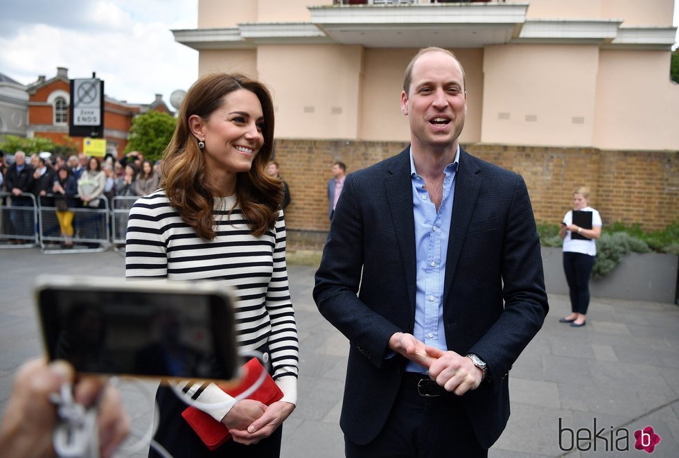 Primera imagen del Príncipe Guillermo y Kate Middleton tras el nacimiento del hijo de los Duques de Sussex