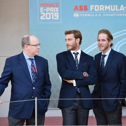 Alberto de Mónaco, Pierre y Andrea Casiraghi en el Gran Premio de Mónaco de Fórmula E 2019
