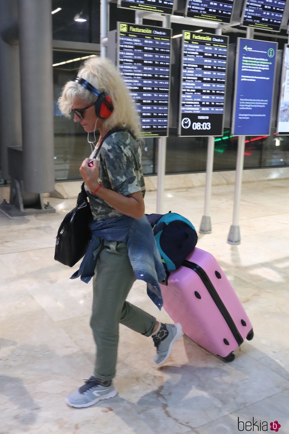 Loli Álvarez volviendo a España como la primera expulsada de 'Supervivientes 2019'