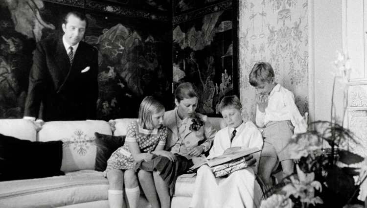 Alberto y Paola de Bélgica con sus tres hijos