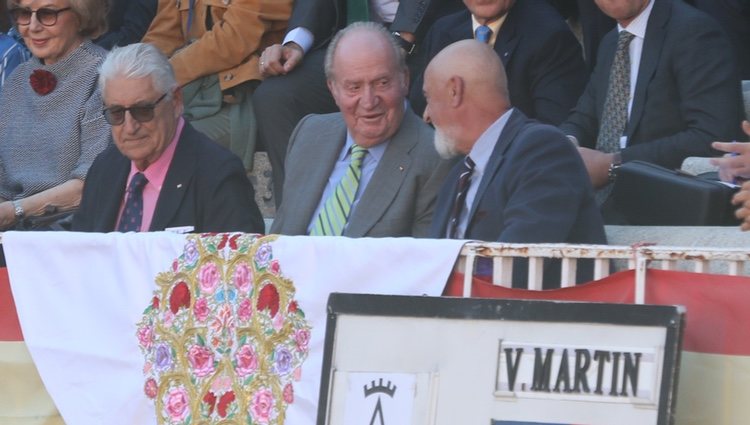 El Rey Juan Carlos reaparece en los toros tras anunciar su retirada