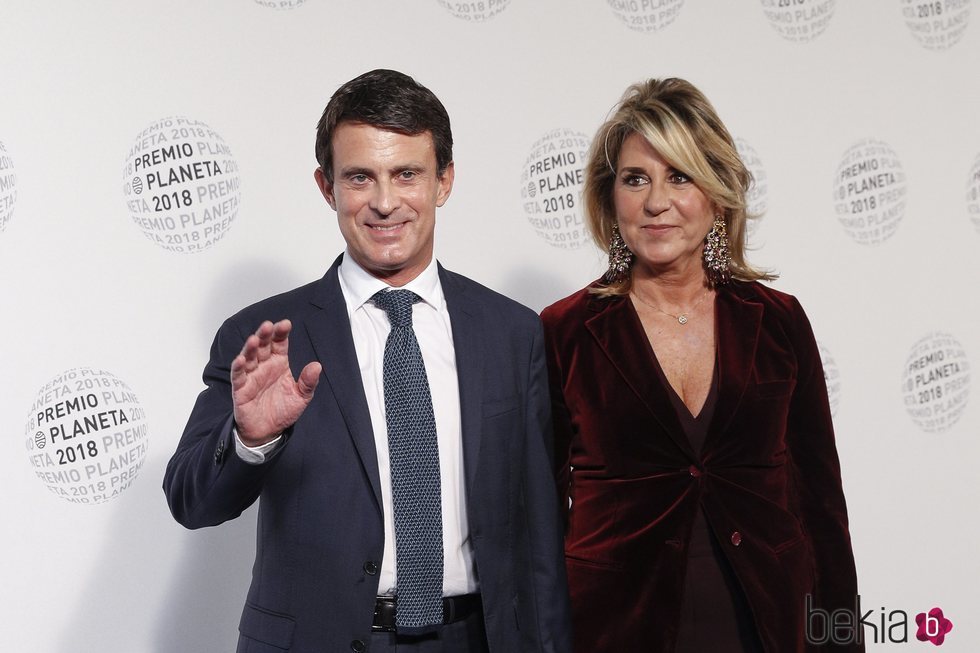 Manuel Valls y Susana Gallardo en los Premios Planeta 2018