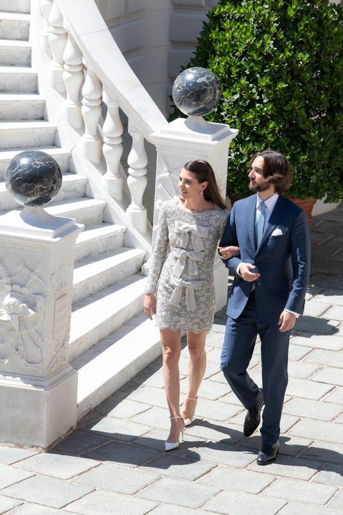 Carlota Casiraghi y Dimitri Rassam en el Palacio Grimaldi en su boda civil