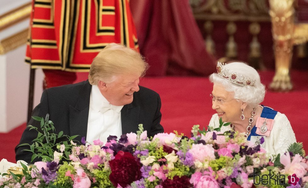La Reina Isabel II y Donald Trump durante la cena de gala en su Viaje de Estado a Reino Unido