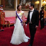 La Duquesa de Cambridge con las insignias de la Real Orden Victoriana en el Viaje de Estado de Donald Trump