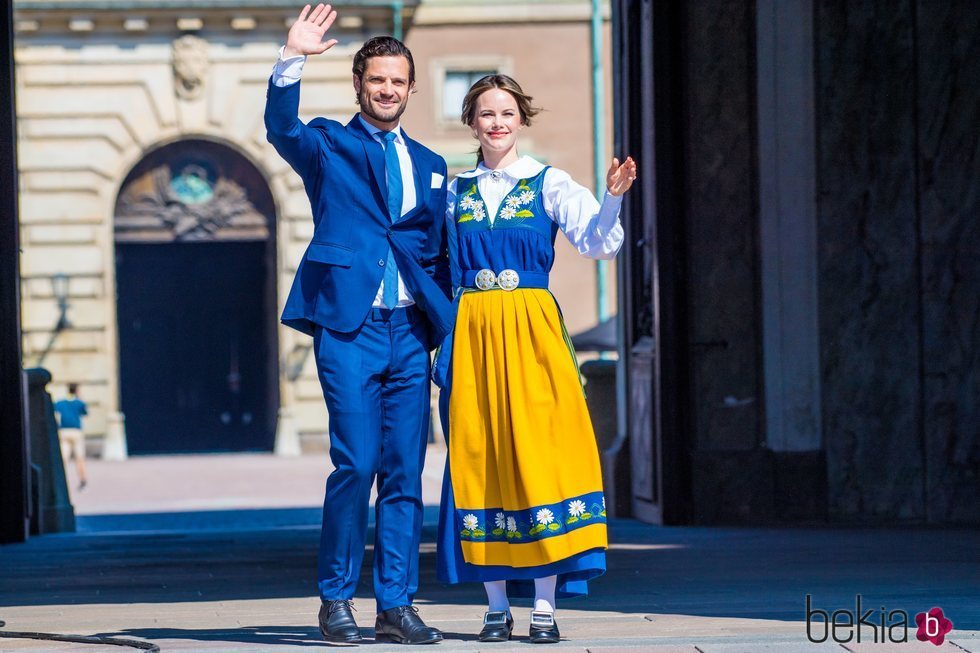Carlos Felipe de Suecia y Sofia Hellqvist abren el Palacio Real en el Día Nacional de Suecia 2019