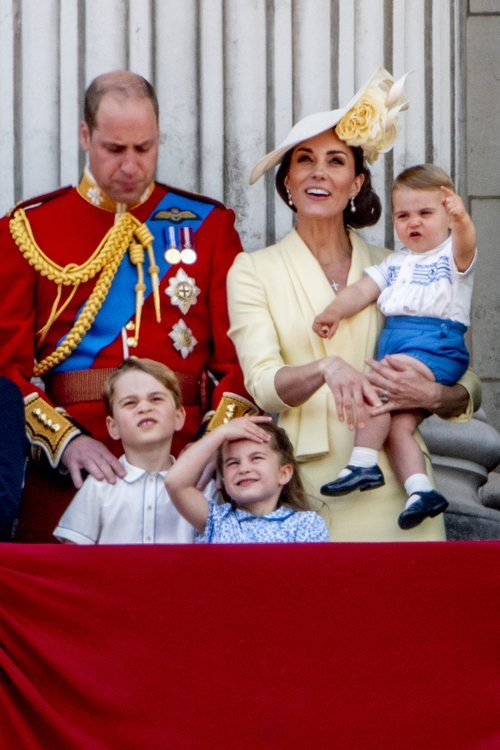 Los Duques de Cambridge con sus hijos Jorge, Carlota y Luis en Trooping the Colour 2019