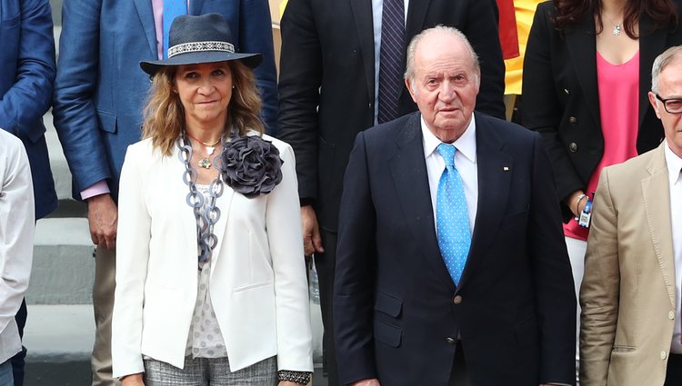 El Rey Juan Carlos y la Infanta Elena en el torneo de Roland Garros 2019