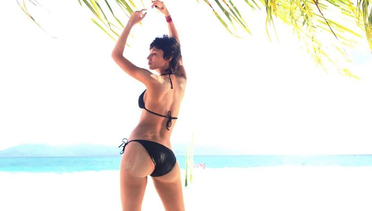 Úrsula Coberó posa en bikini disfrutando de sus vacaciones en la playa