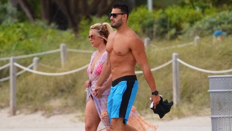 Britney Spears y Sam Asghari de vacaciones en la playa de Miami