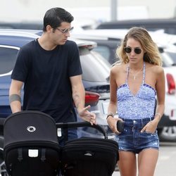 Alice Campello y Álvaro Morata de paseo por Ibiza on sus hijos