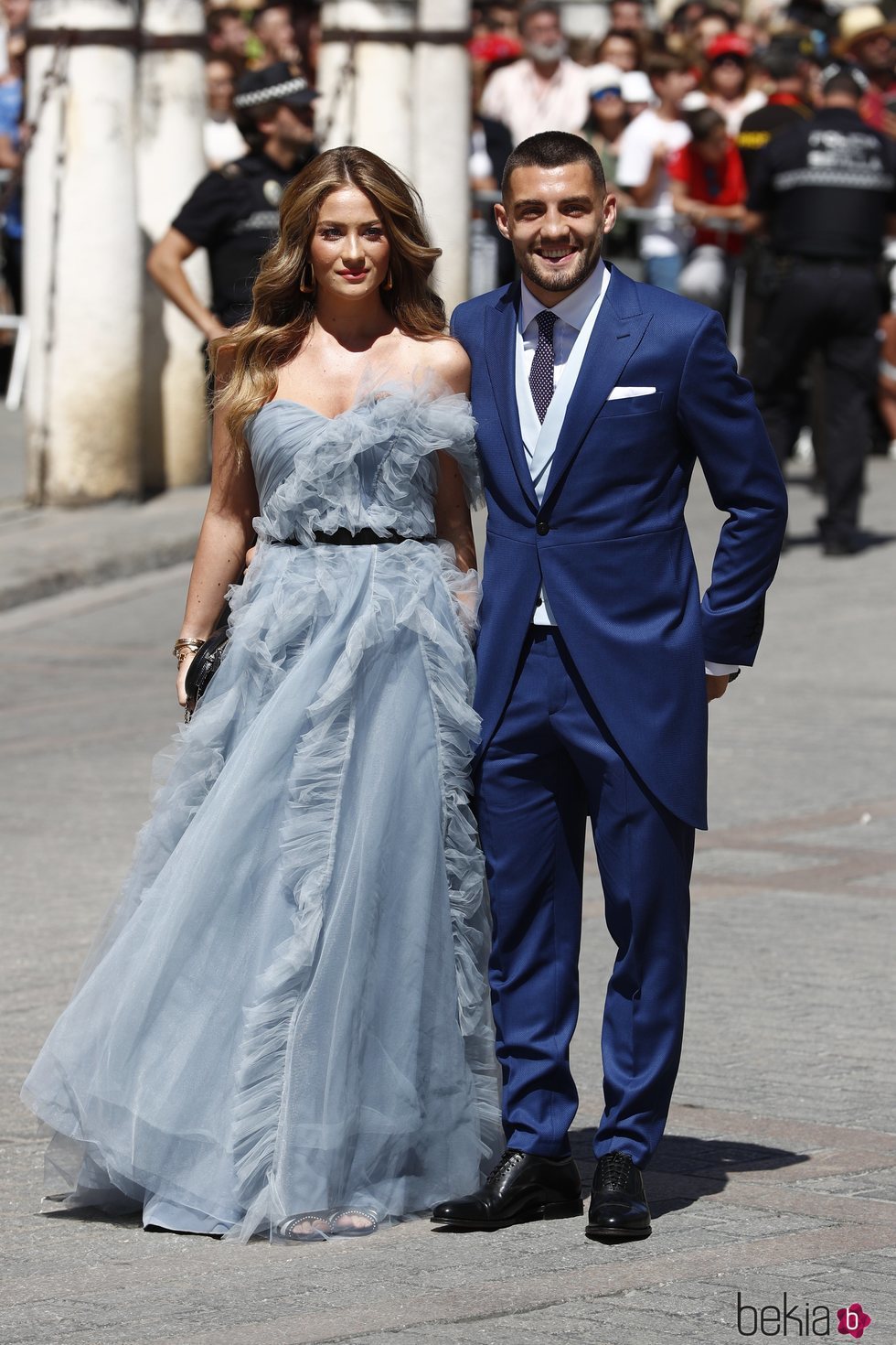 Mateo Kovacic y su mujer Izabel Kovacic a su llegada a la boda de Pilar Rubio y Sergio Ramos