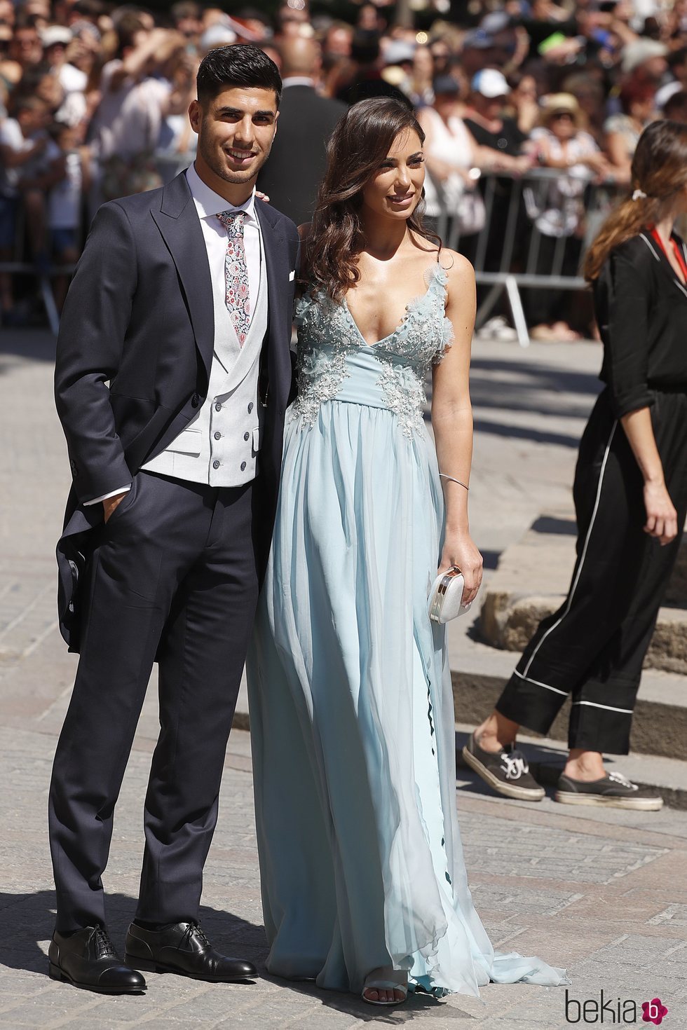 Marco Asensio y Sandra Garal en la boda de Sergio Ramos y Pilar Rubio