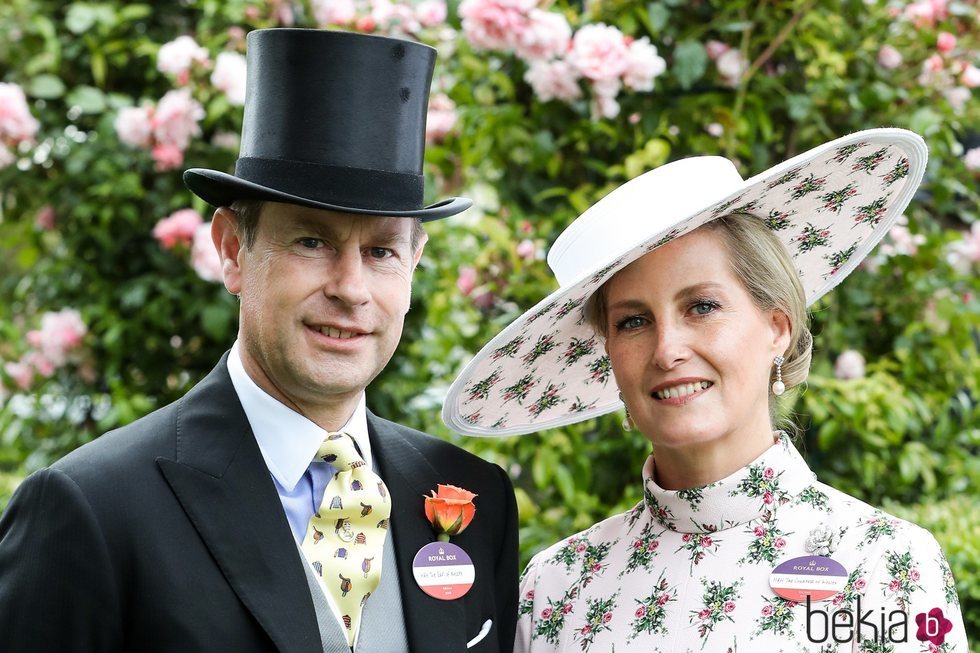 El Principe Eduardo y la Condesa de Wessex en Ascot 2019