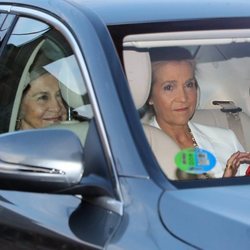 La Infanta Elena y la Reina Sofía llegando a la puesta de largo de Victoria Federica