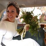 Rocío Osorno vestida de novia en el coche nupcial