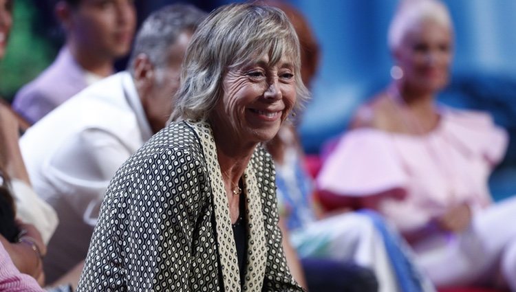 Marta Roca muy emocionada mientras habla con Chelo García Cortés desde el plató de 'Supervivientes 2019'